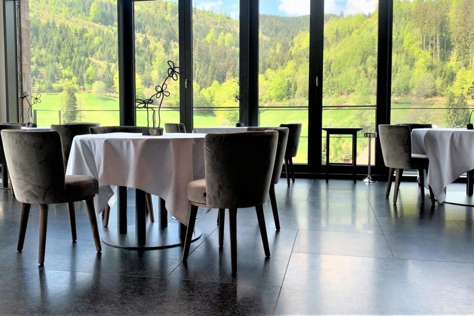 In den Restaurants sorgt der portugisische Naturstein für vornehme Atmosphäre